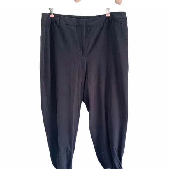 GIRL WITH CURVES x Dia & Co Jogger Pants - Picture 3 of 3